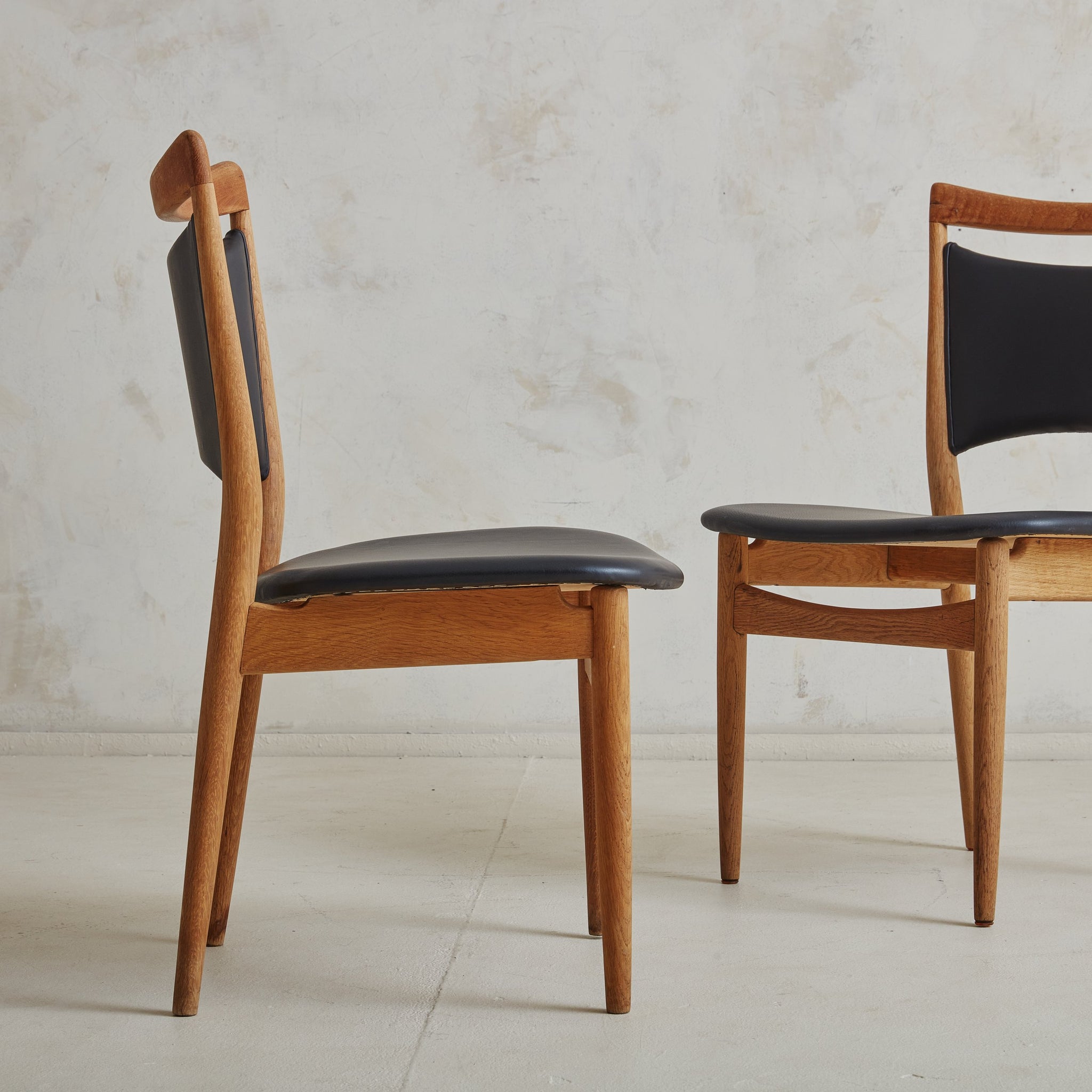 SW86' Black Vinyl + Oak Dining Chair by Finn Juhl for Søren Willadsen