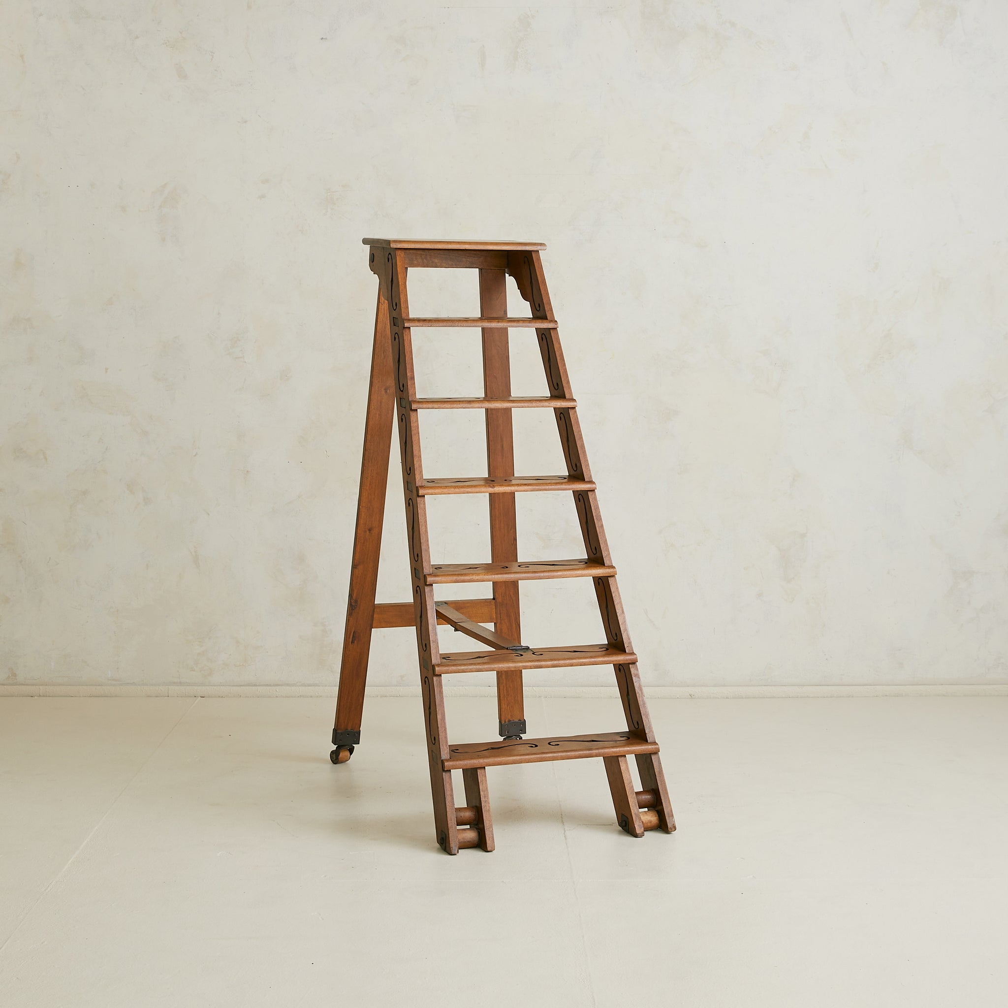 アンティーク雑貨 ladder 19th Century Italian Walnut Library Ladder