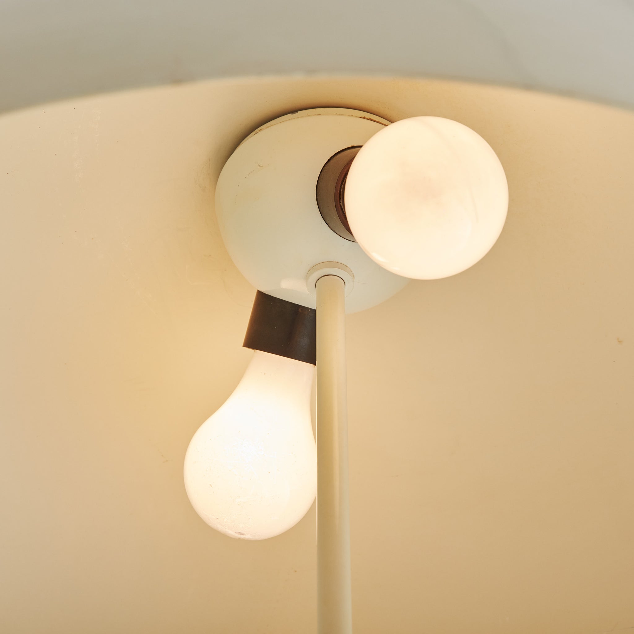 Cream 'Atollo 237' Mushroom Lamp by Vico Magistretti for Oluce, Italy