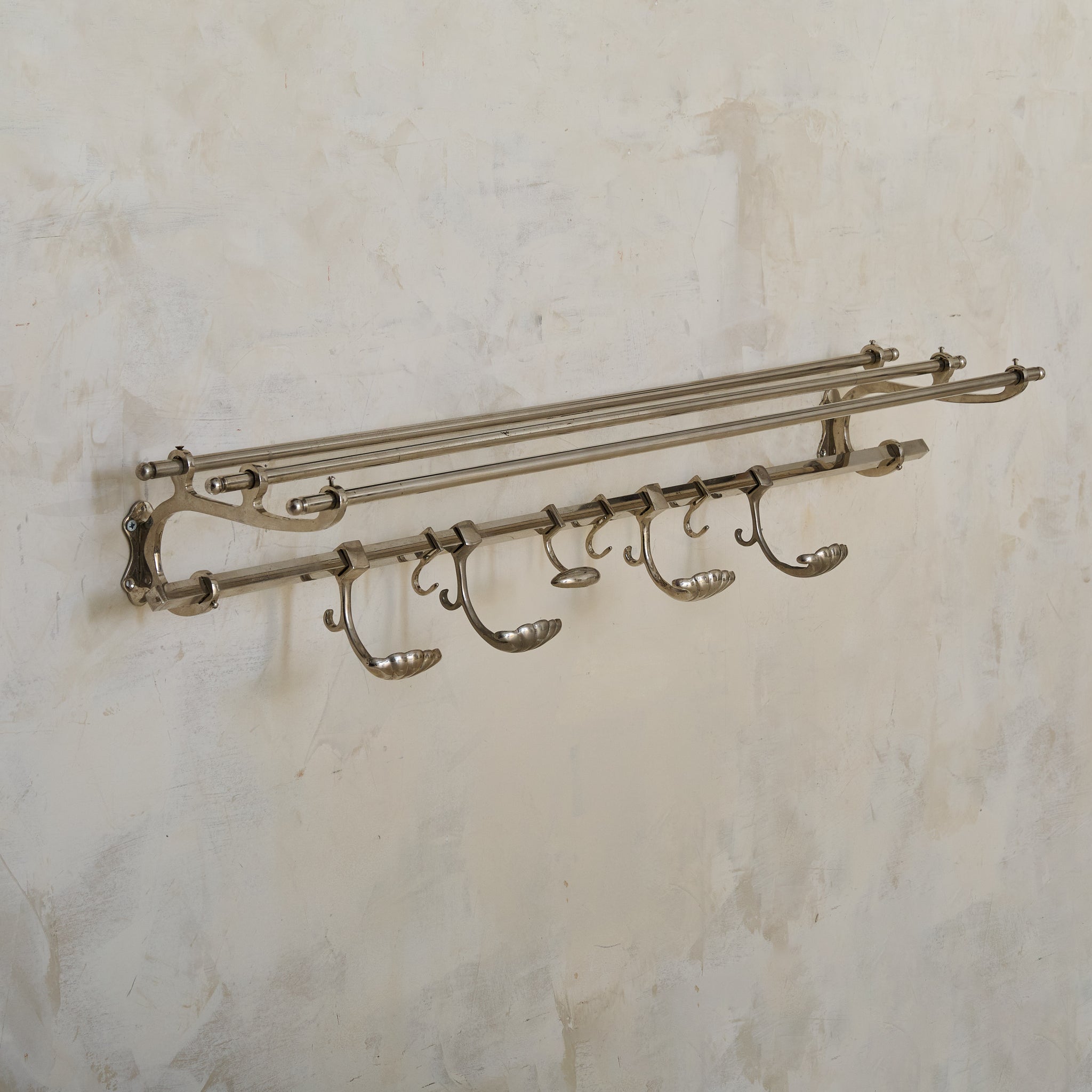 ハンガーラック 70s Long Coat Rack from Les Arcs Large French Chrome Wall-Mounted Coat Rack, 1970s