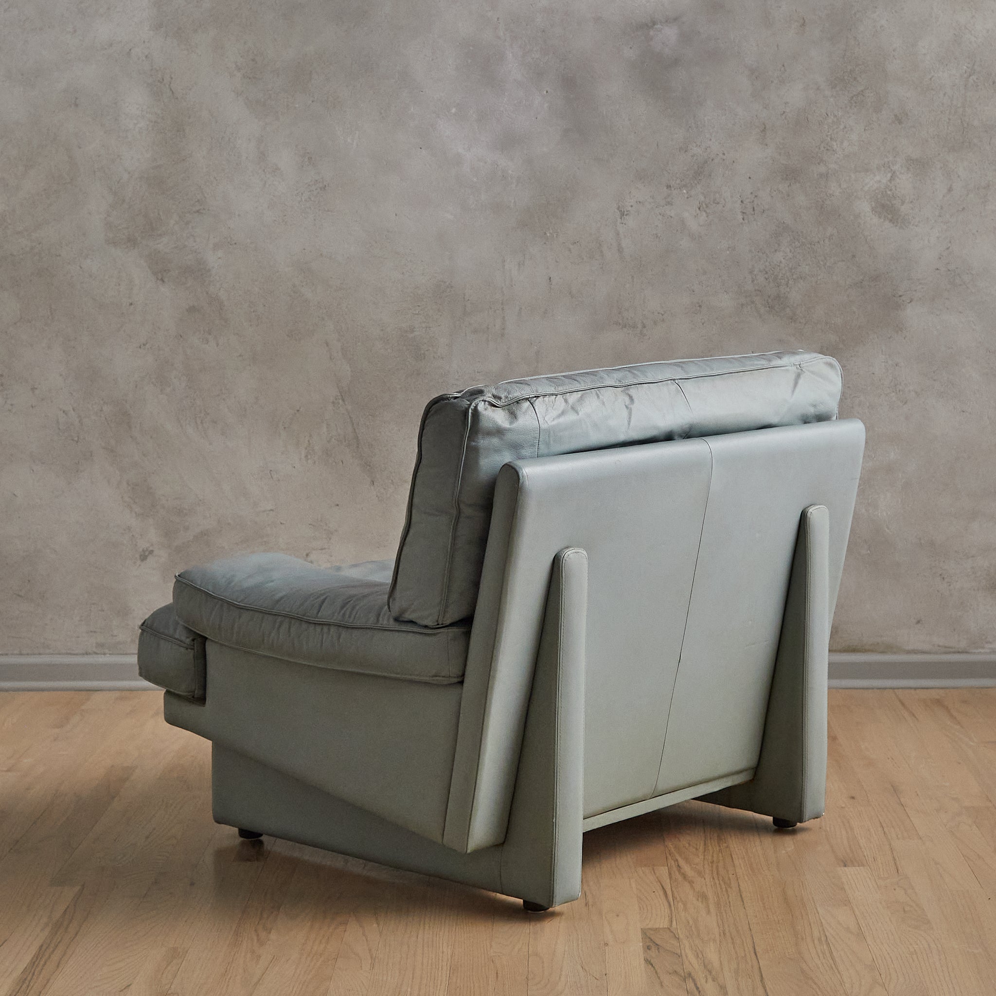 Italian Blue Leather 'Ambassador' Chair by Nicoletti Salotti for Avant